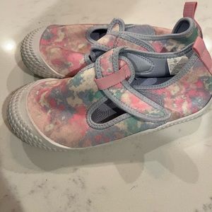 VGUC Cat and Jack water shoes size 12